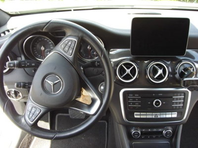 Mercedes-Benz GLA SUV 200 Premium (8)