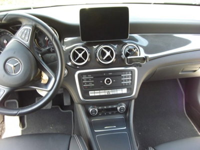Mercedes-Benz GLA SUV 200 Premium (9)