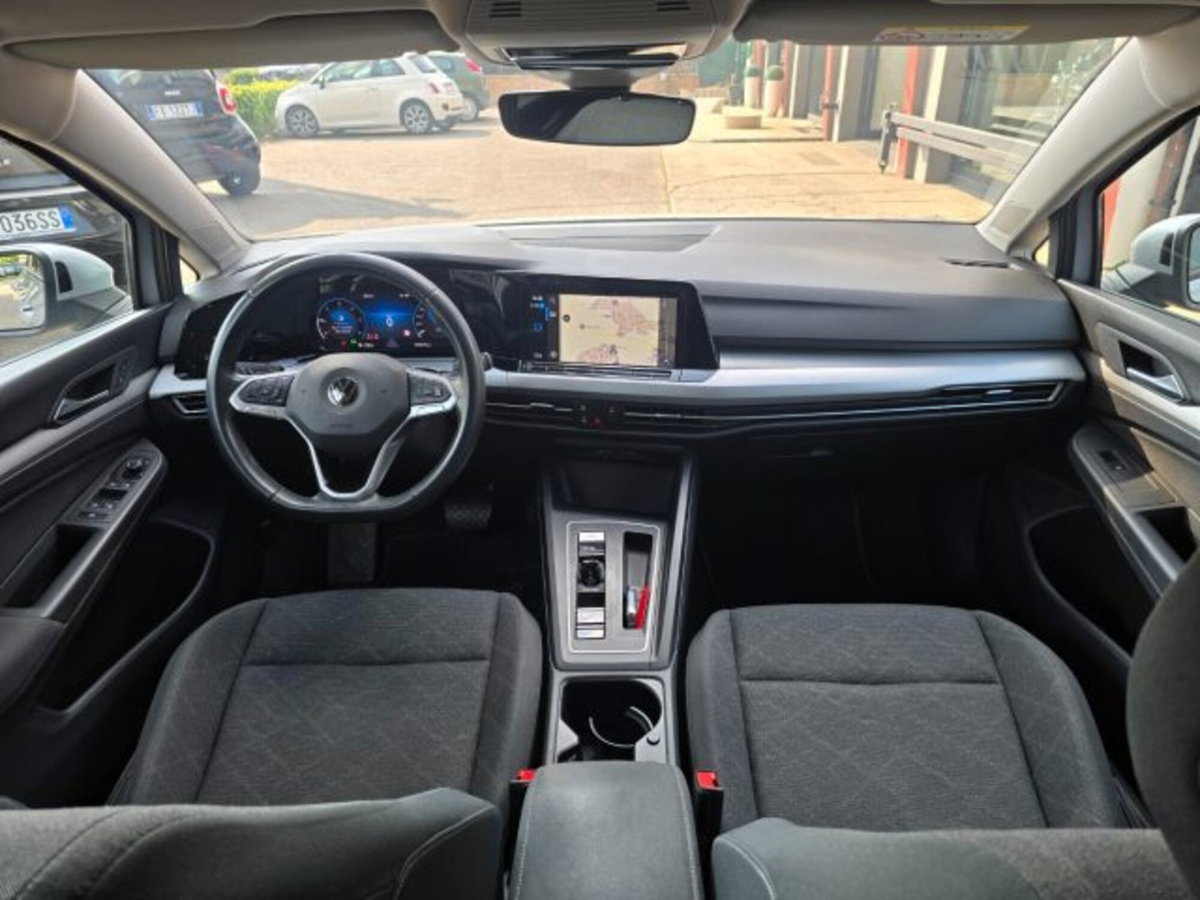 Volkswagen Golf Variant 2.0 tdi R-Line 150cv dsg (3)
