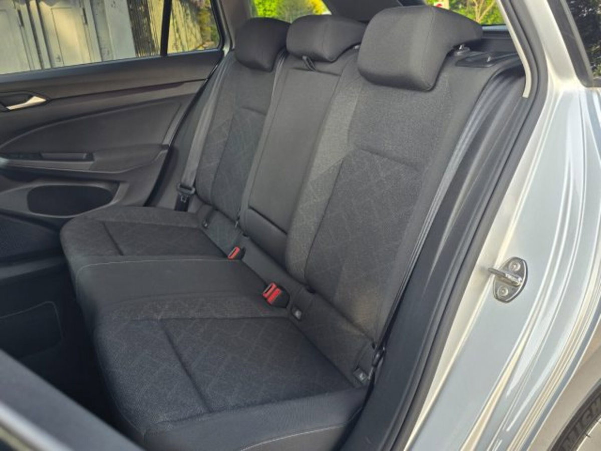 Volkswagen Golf Variant 2.0 tdi R-Line 150cv dsg (6)