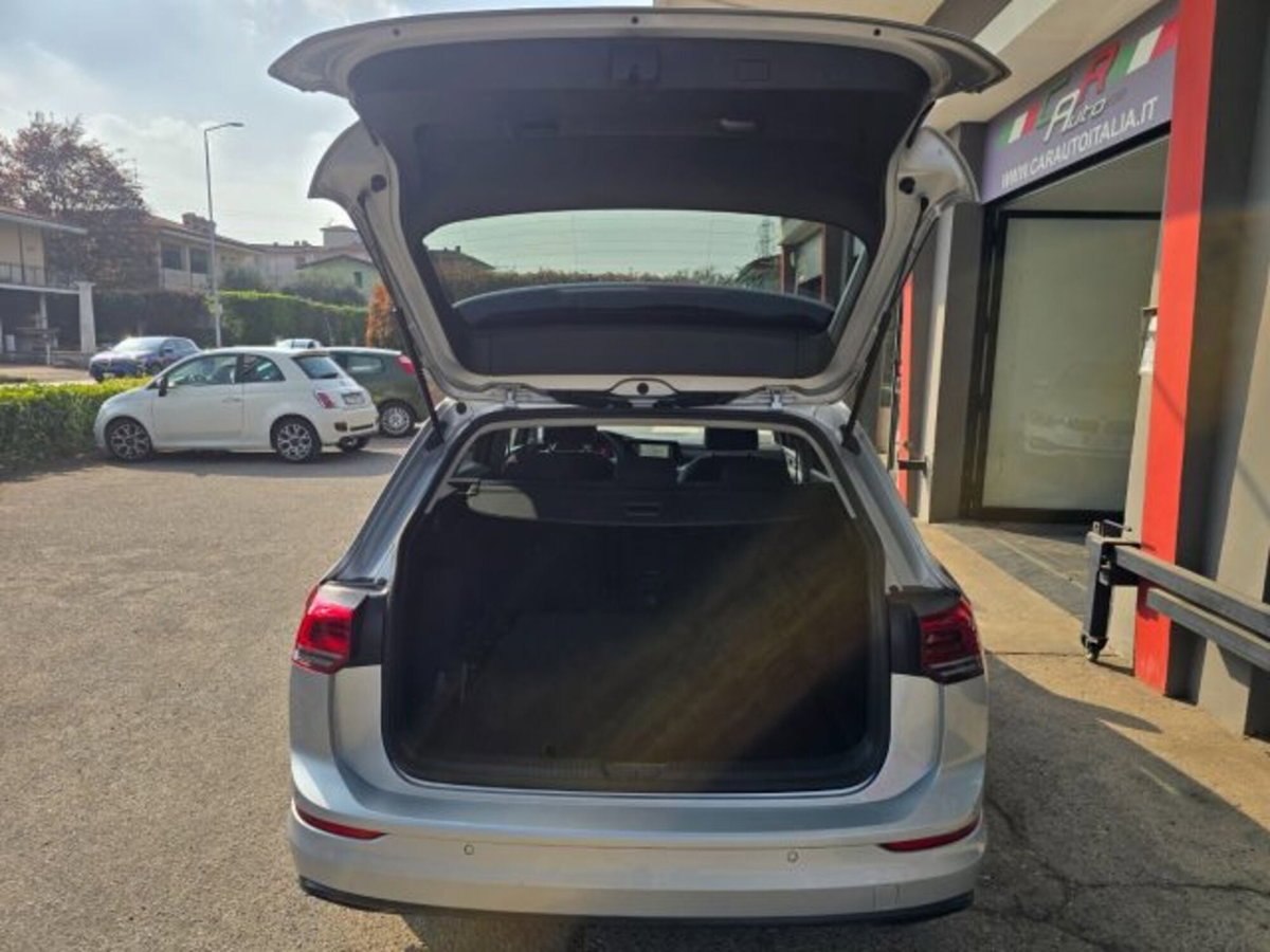 Volkswagen Golf Variant 2.0 tdi R-Line 150cv dsg (8)