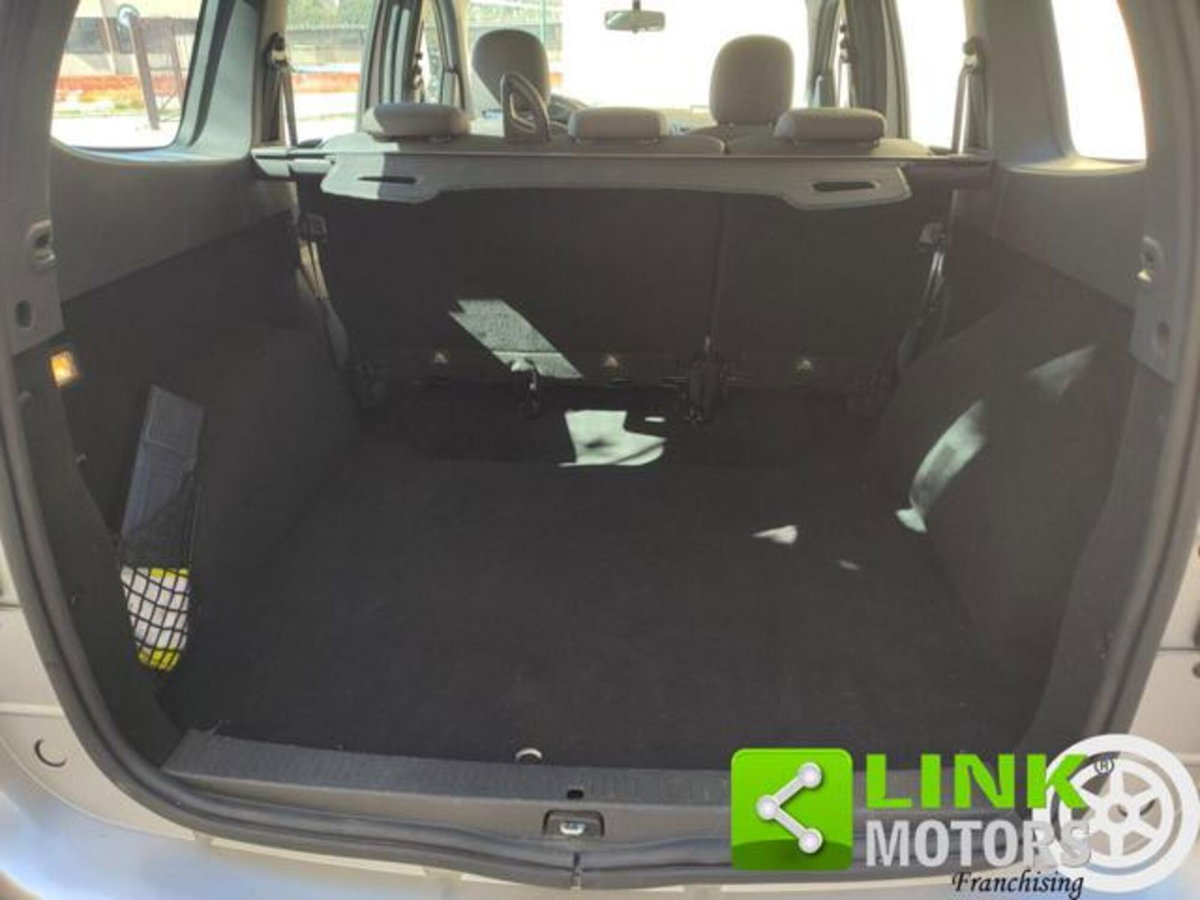 Dacia Lodgy 1.5 dCi 8V 110CV 5 posti Ambiance (11)