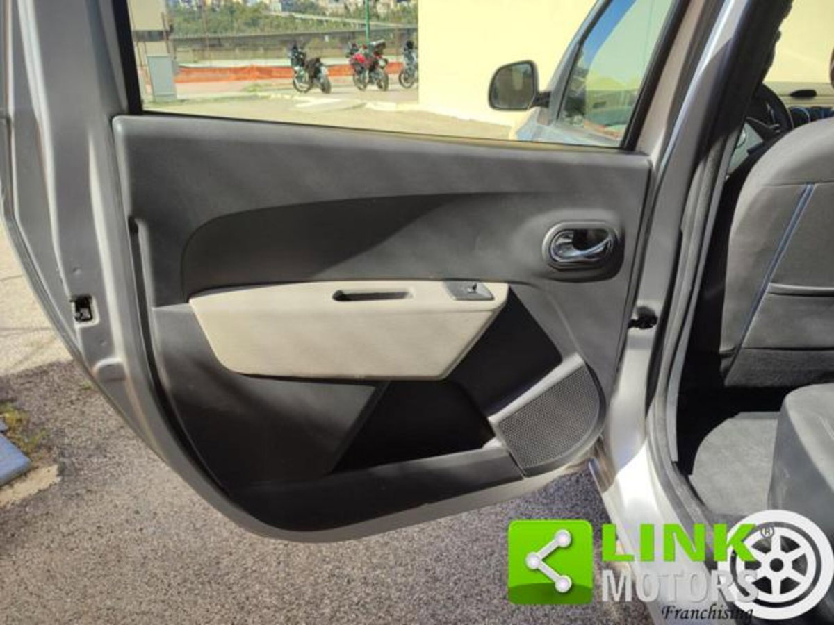 Dacia Lodgy 1.5 dCi 8V 110CV 5 posti Ambiance (12)