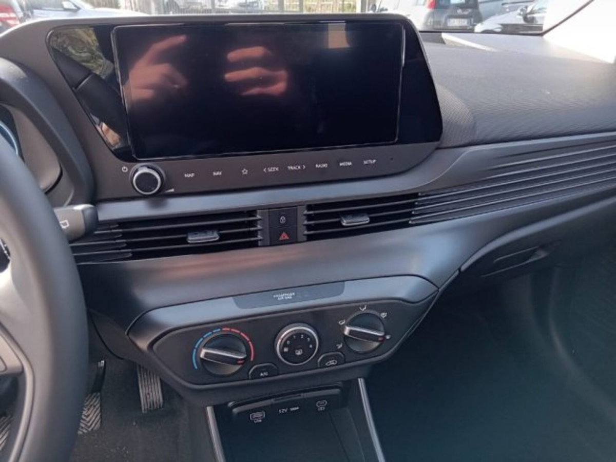 Hyundai i20 1.2 mpi Connectline 79cv mt (10)