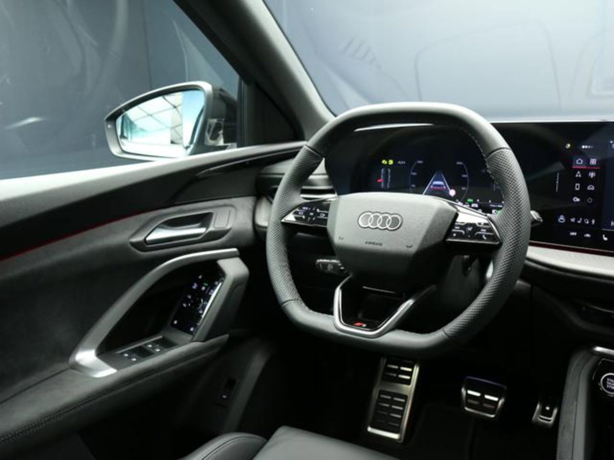 Audi Q5 Sportback 2.0 tdi mhev+ Launch Edition S line quattro 204cv s-tronic (13)