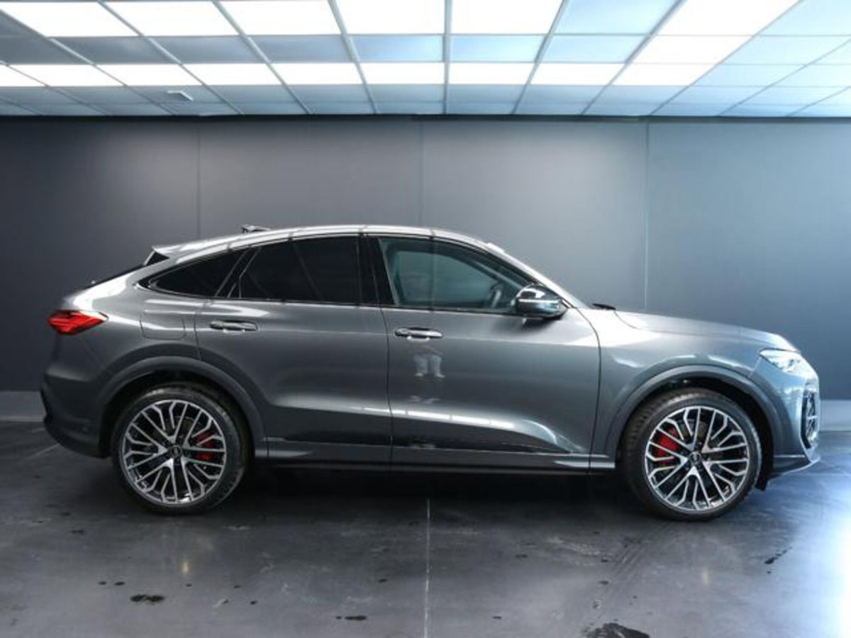 Audi Q5 Sportback 2.0 tdi mhev+ Launch Edition S line quattro 204cv s-tronic (6)