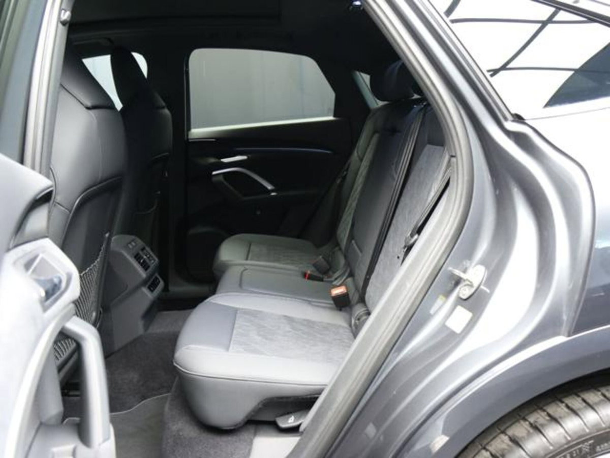 Audi Q5 Sportback 2.0 tdi mhev+ Launch Edition S line quattro 204cv s-tronic (8)