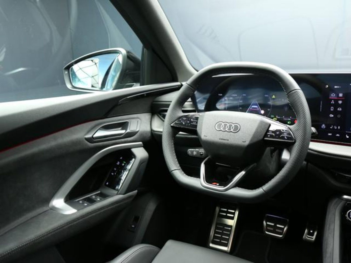 Audi Q5 Sportback 2.0 tdi mhev+ Launch Edition S line quattro 204cv s-tronic (13)