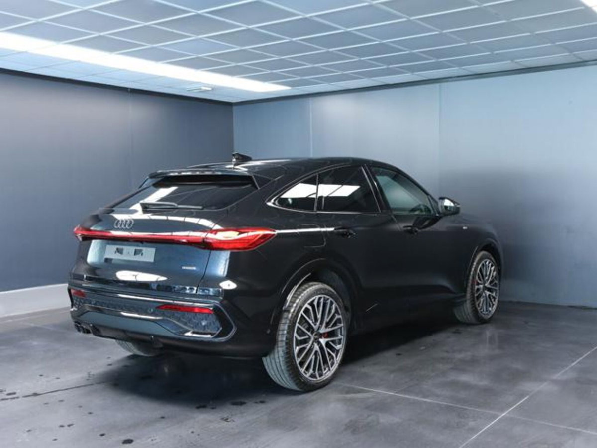Audi Q5 Sportback 2.0 tdi mhev+ Launch Edition S line quattro 204cv s-tronic (3)