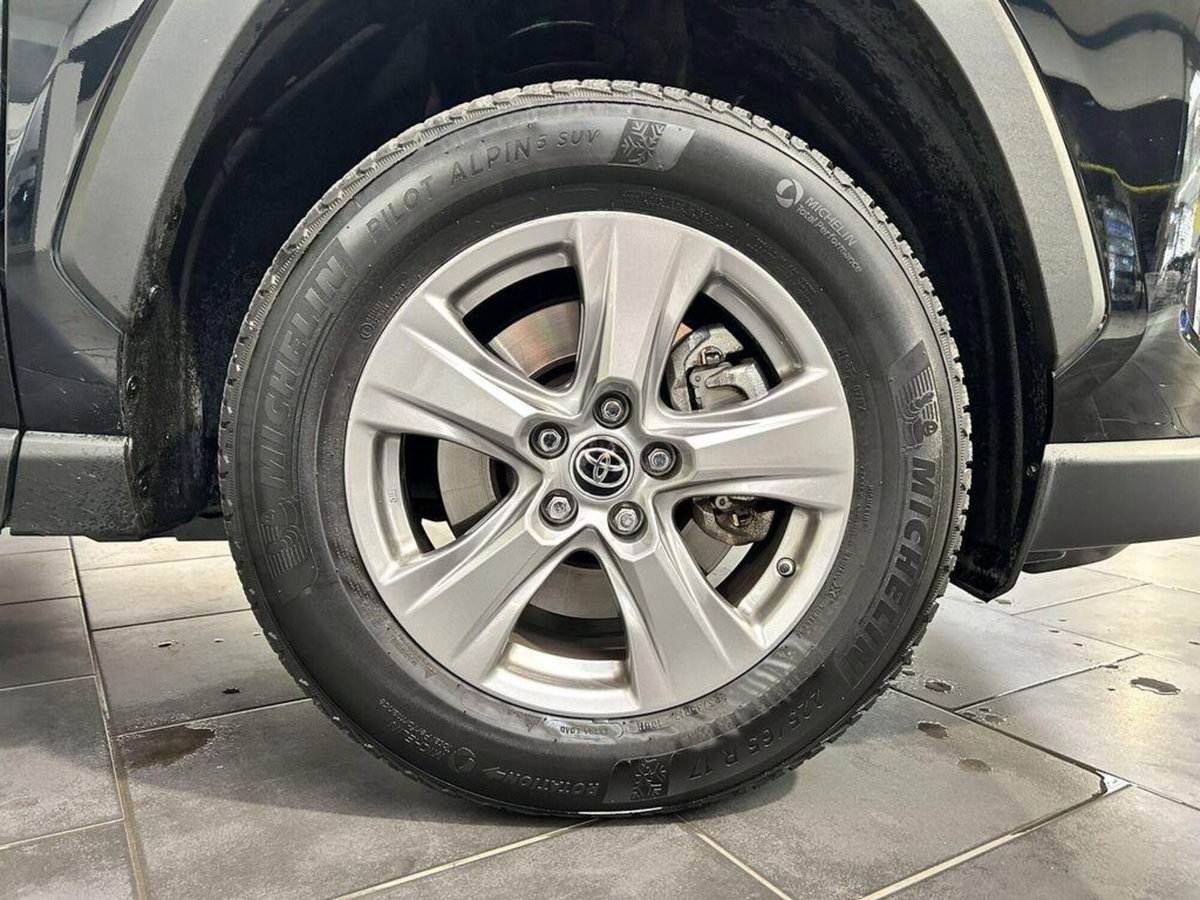 Toyota Rav4 HV (222CV) E-CVT AWD-i Adventure (6)