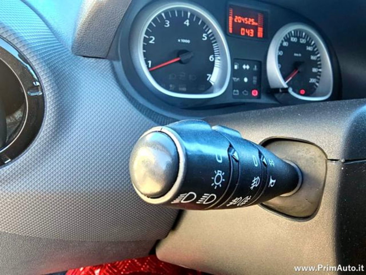 Dacia Duster 1.5 dCi 110CV 4x2 Ambiance (14)