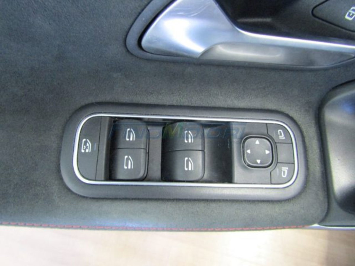 Mercedes-Benz Classe A Sedan 180 Automatic 4p. Executive (15)