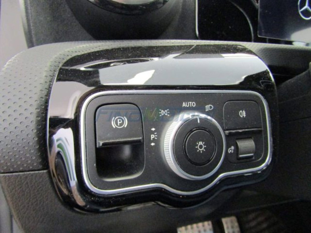 Mercedes-Benz Classe A Sedan 180 Automatic 4p. Executive (16)