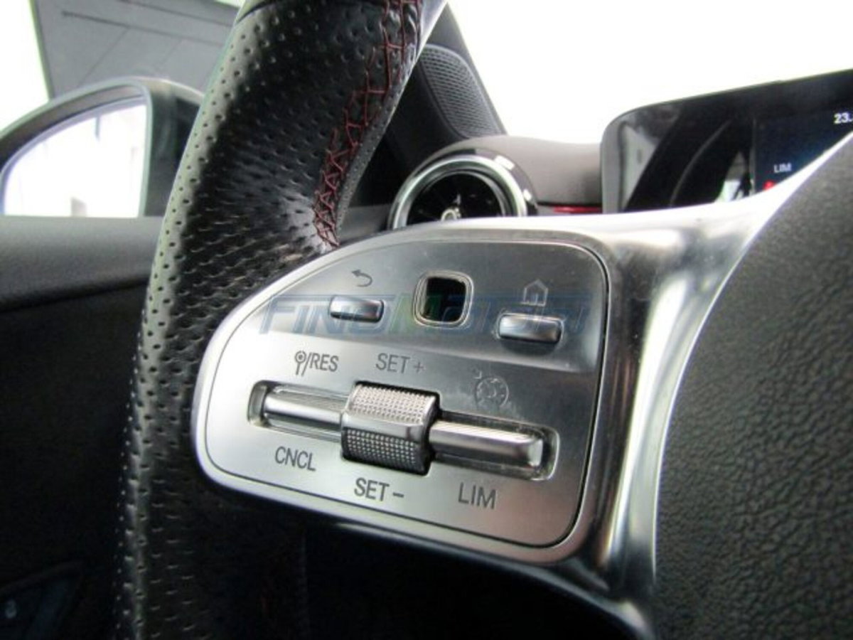 Mercedes-Benz Classe A Sedan 180 Automatic 4p. Executive (18)