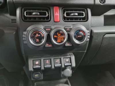 Suzuki Jimny 1.5 5MT Top (11)