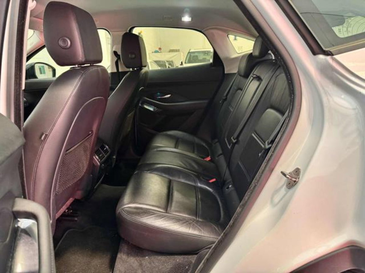 Jaguar E-Pace 2.0D 150 CV AWD R-Dynamic S (15)