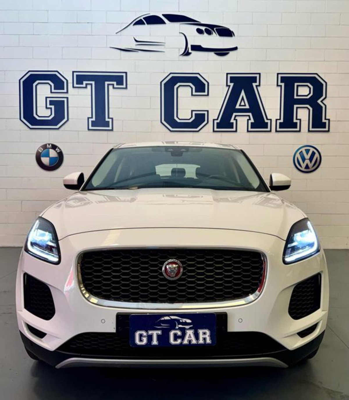 Jaguar E-Pace 2.0D 150 CV AWD R-Dynamic S (2)