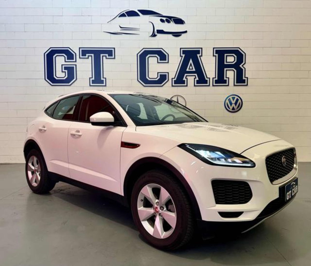 Jaguar E-Pace 2.0D 150 CV AWD R-Dynamic S (3)