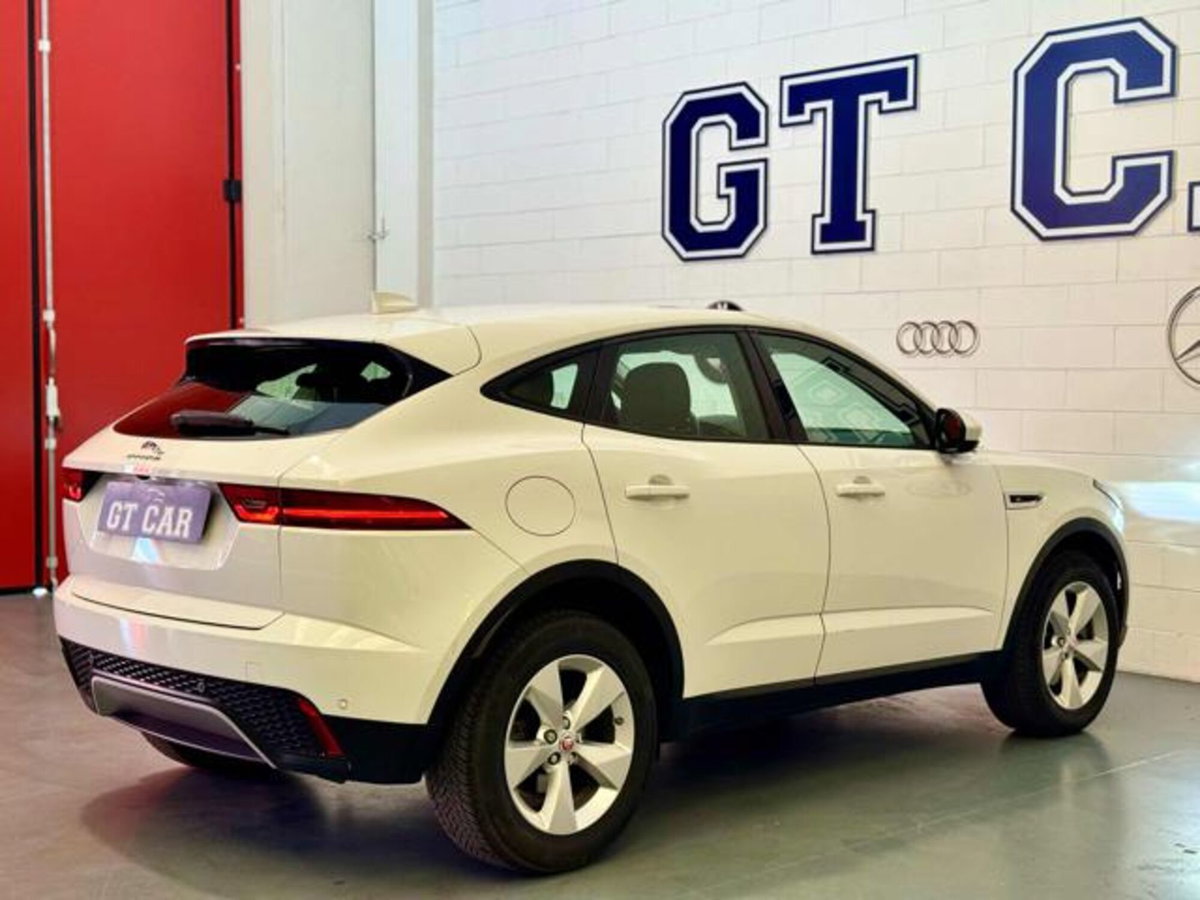 Jaguar E-Pace 2.0D 150 CV AWD R-Dynamic S (4)