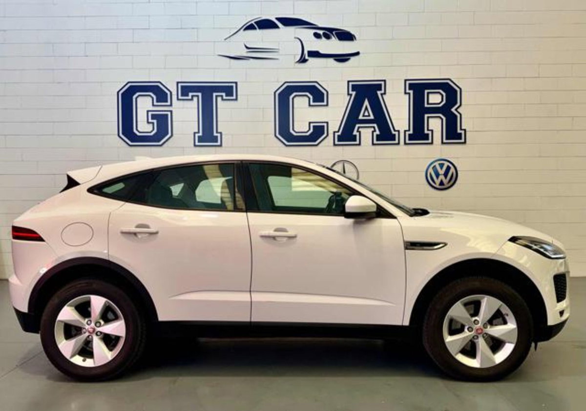 Jaguar E-Pace 2.0D 150 CV AWD R-Dynamic S (6)