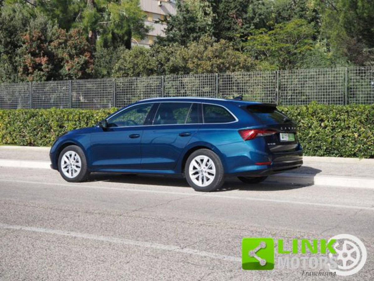 Skoda Octavia Station Wagon 1.5 G-TEC DSG Wagon Style (17)