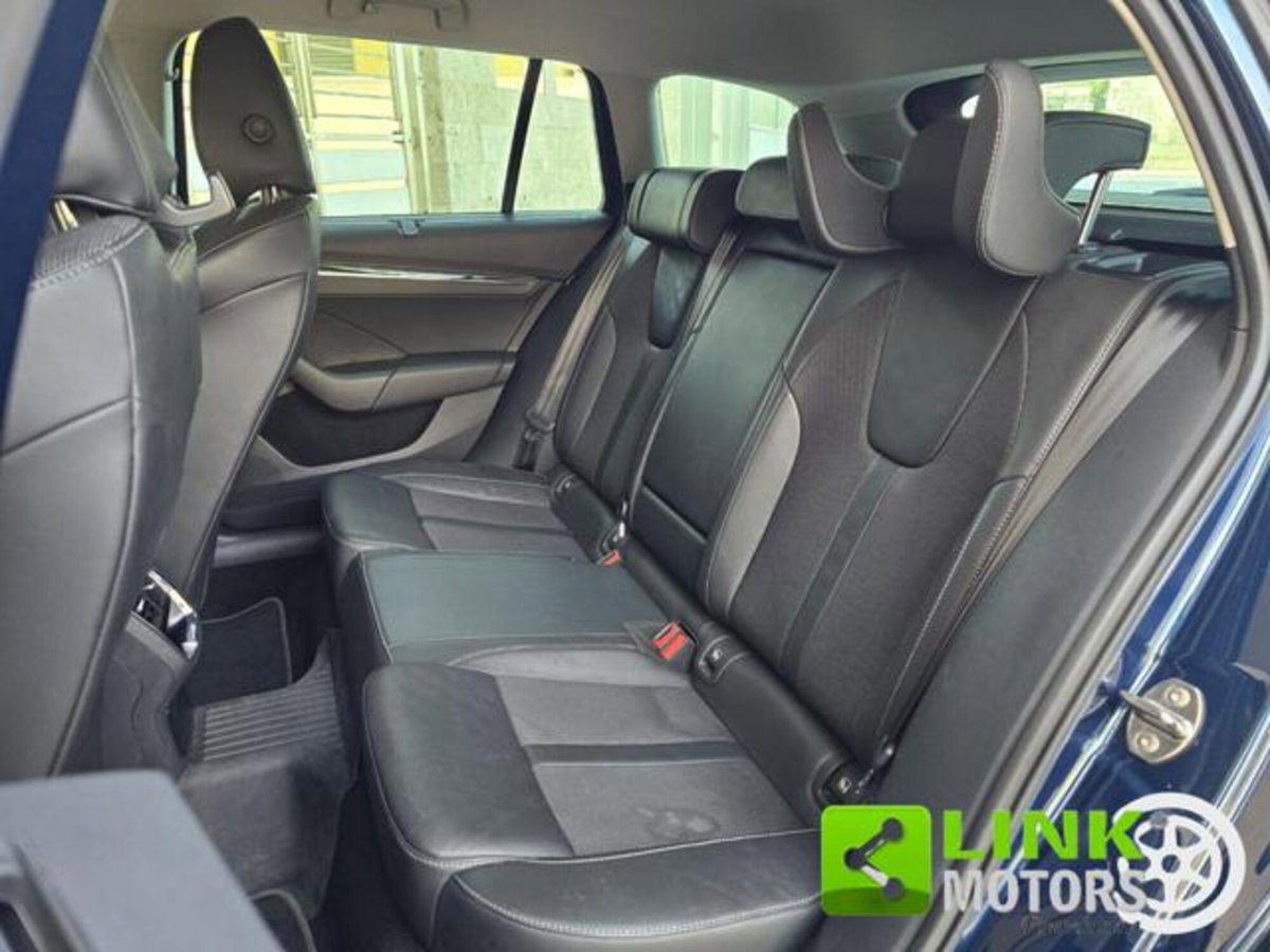 Skoda Octavia Station Wagon 1.5 G-TEC DSG Wagon Style (6)