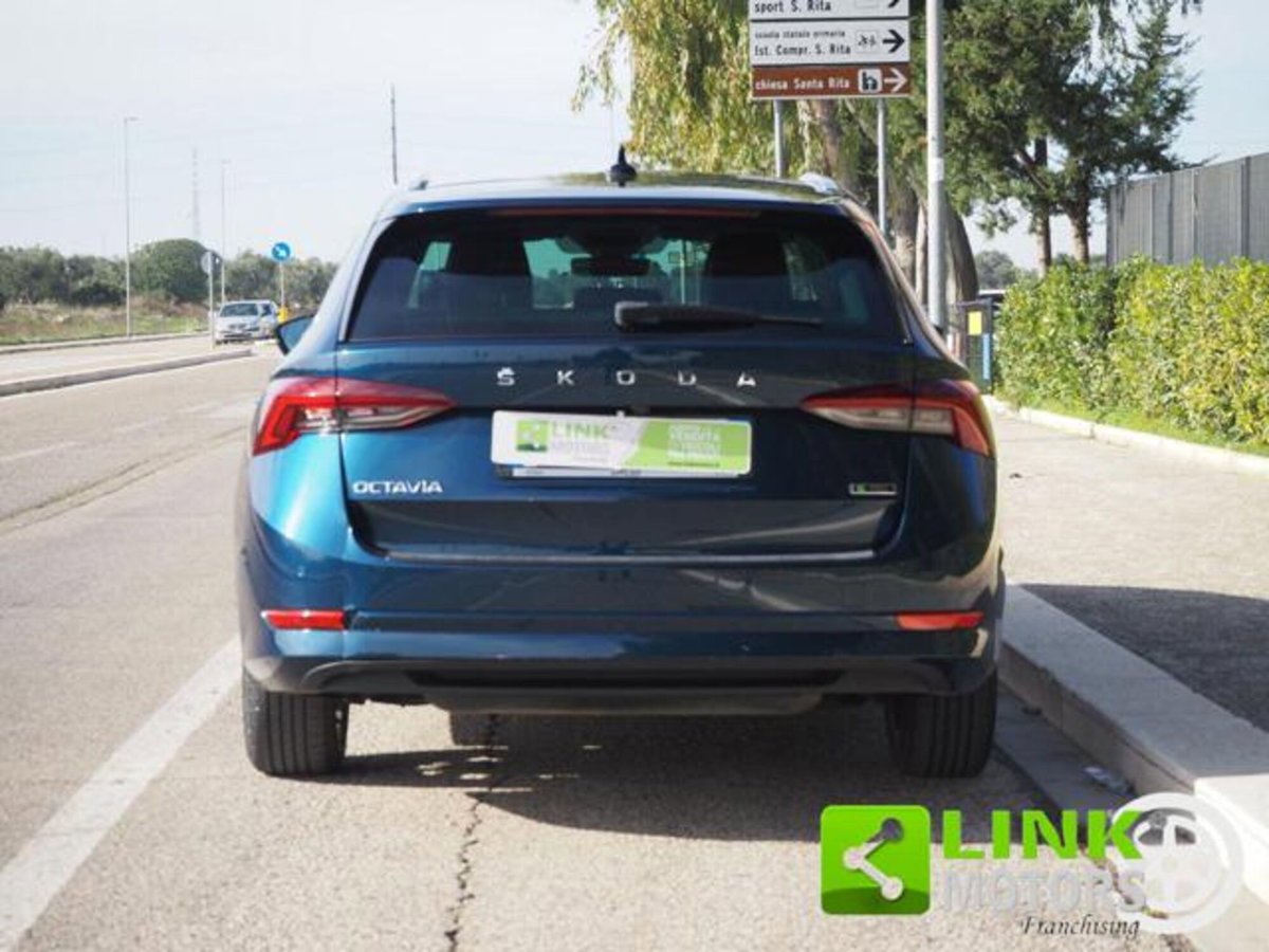 Skoda Octavia Station Wagon 1.5 G-TEC DSG Wagon Style (8)