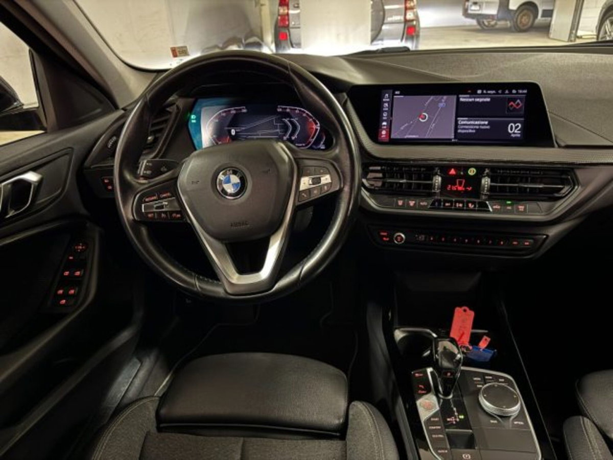BMW Serie 1 116d 2.0 116CV cat 5 porte Attiva DPF (11)