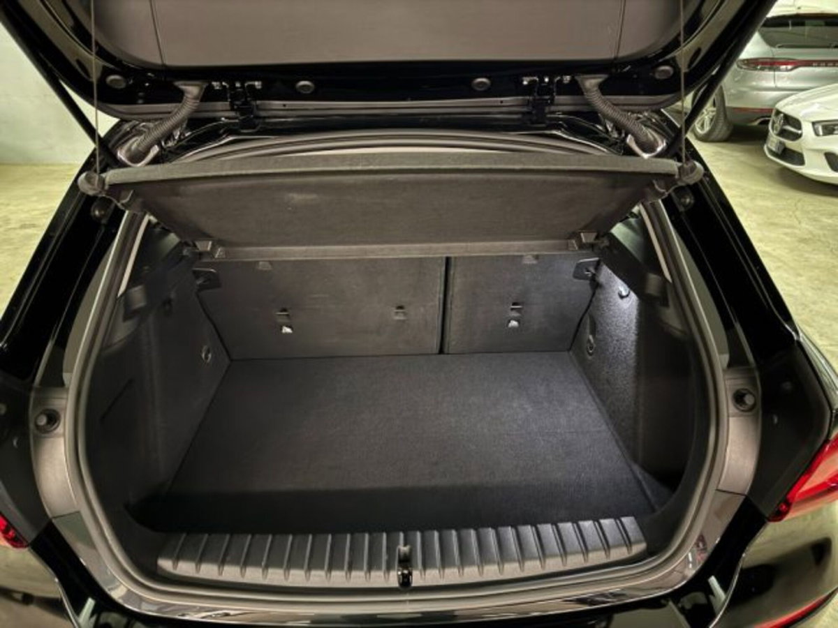 BMW Serie 1 116d 2.0 116CV cat 5 porte Attiva DPF (18)
