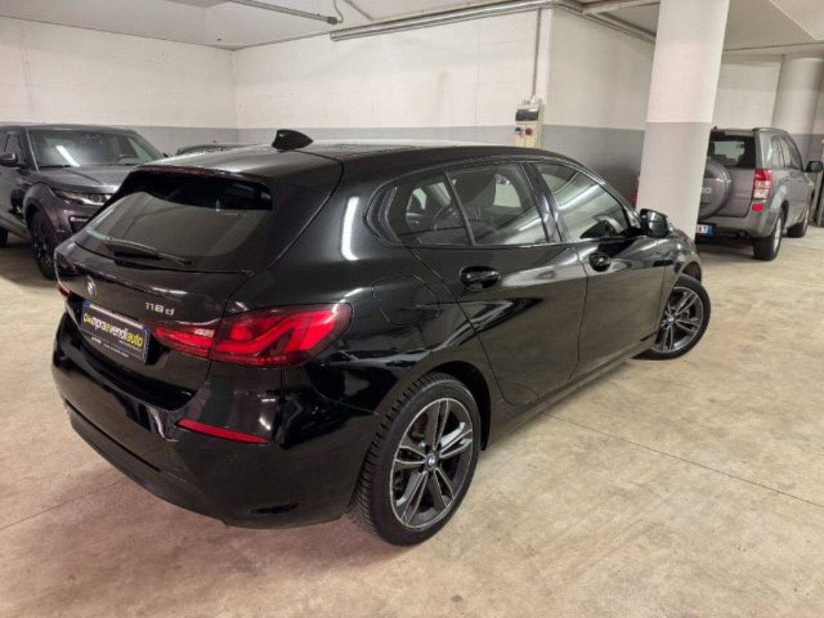 BMW Serie 1 116d 2.0 116CV cat 5 porte Attiva DPF (3)