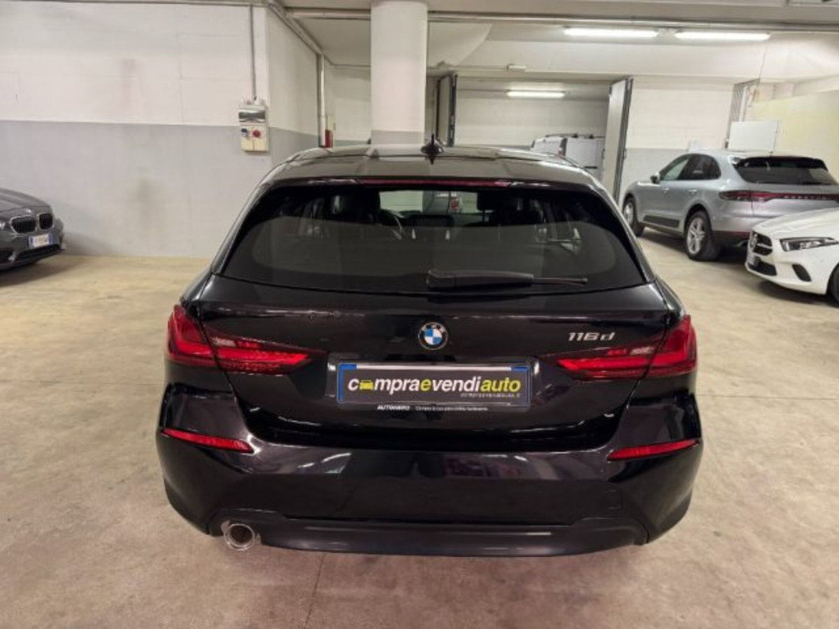 BMW Serie 1 116d 2.0 116CV cat 5 porte Attiva DPF (4)