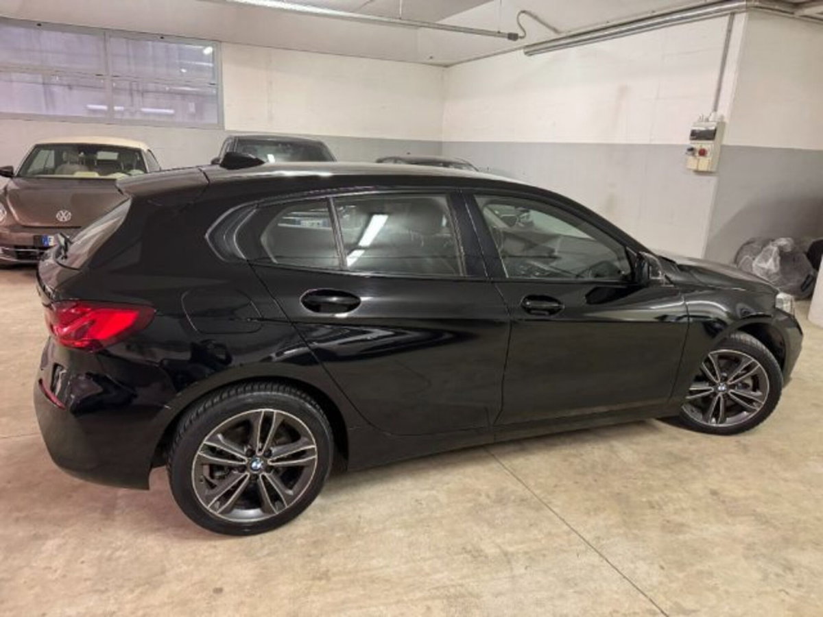 BMW Serie 1 116d 2.0 116CV cat 5 porte Attiva DPF (8)