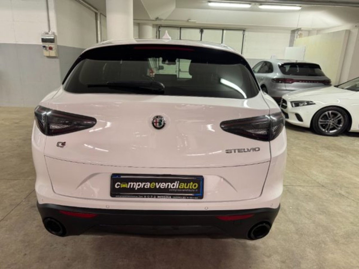 Alfa Romeo Stelvio Stelvio 2.2 Turbodiesel 210 CV AT8 Q4 Veloce (2)
