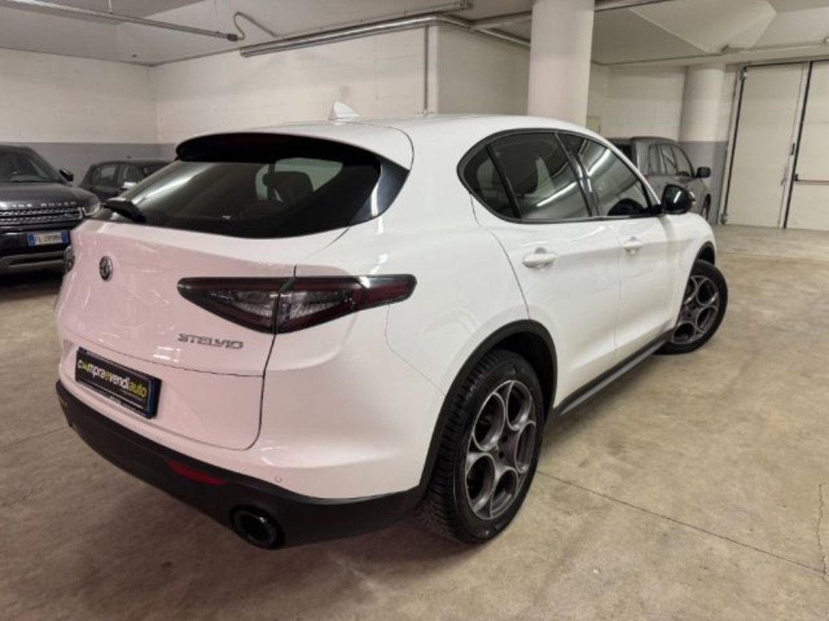 Alfa Romeo Stelvio Stelvio 2.2 Turbodiesel 210 CV AT8 Q4 Veloce (6)