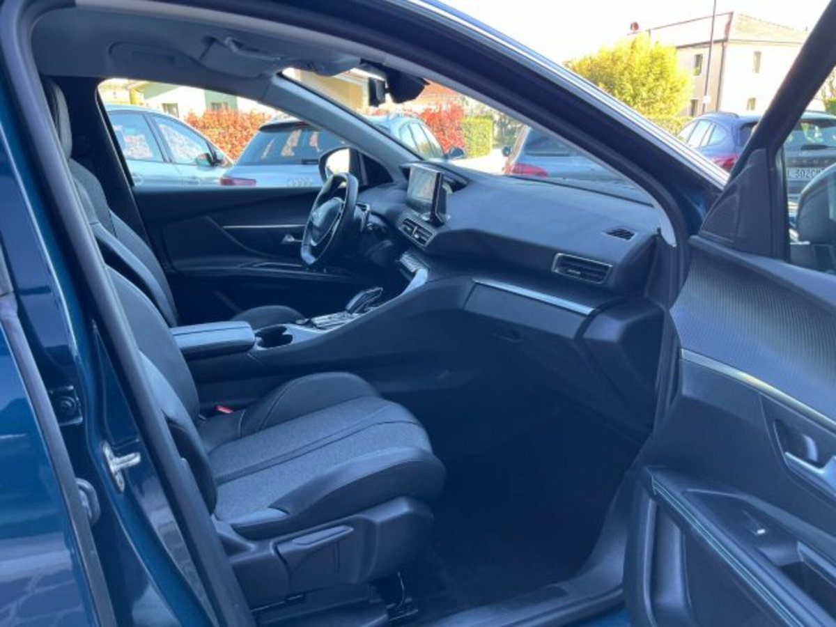 Peugeot 3008 Hybrid 225 e-EAT8 Allure (15)