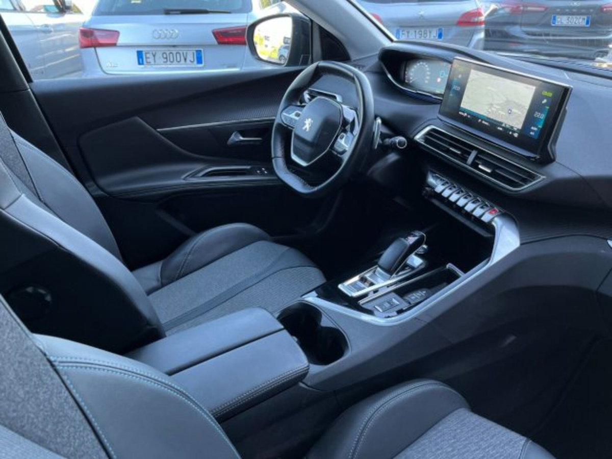 Peugeot 3008 Hybrid 225 e-EAT8 Allure (17)