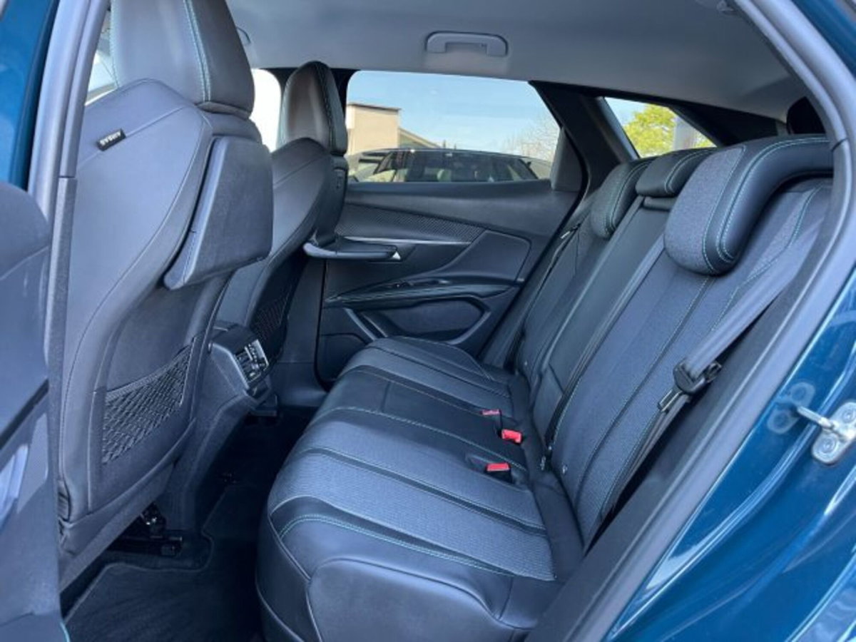 Peugeot 3008 Hybrid 225 e-EAT8 Allure (4)