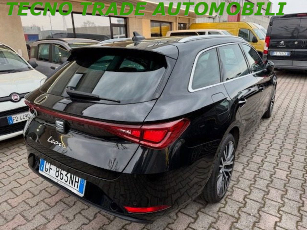 SEAT Leon ST Sportstourer 1.5 eTSI 150 CV DSG Xcellence (2)
