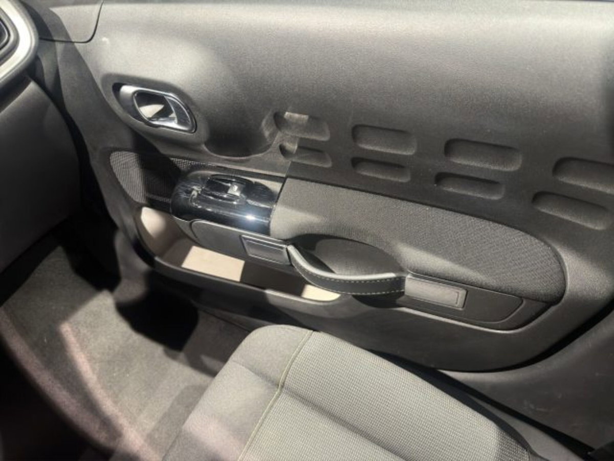 Citroen C3 PureTech 110 S&S EAT6 Shine (16)