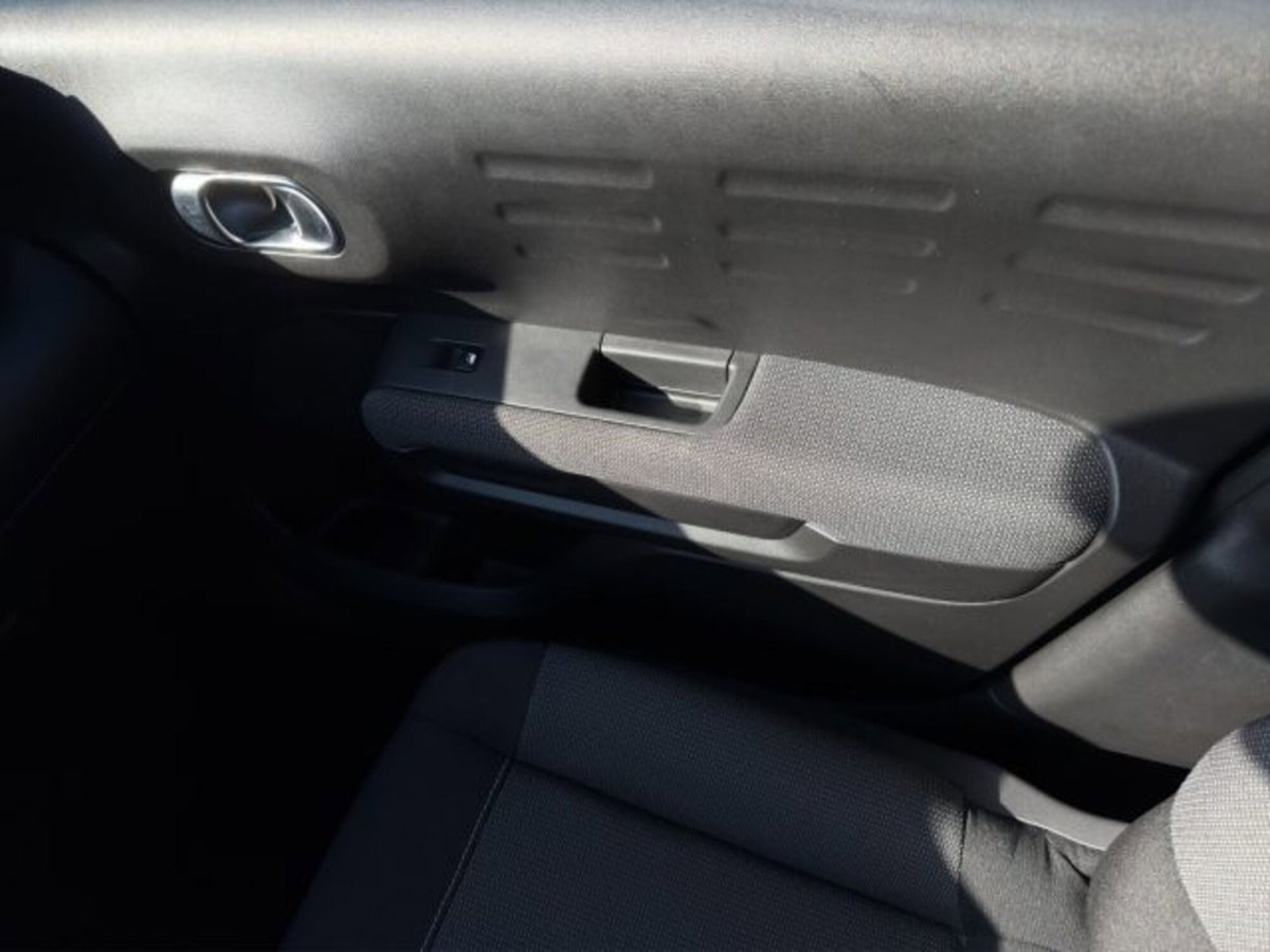Citroen C3 Aircross PureTech 130 S&S EAT6 Shine (16)