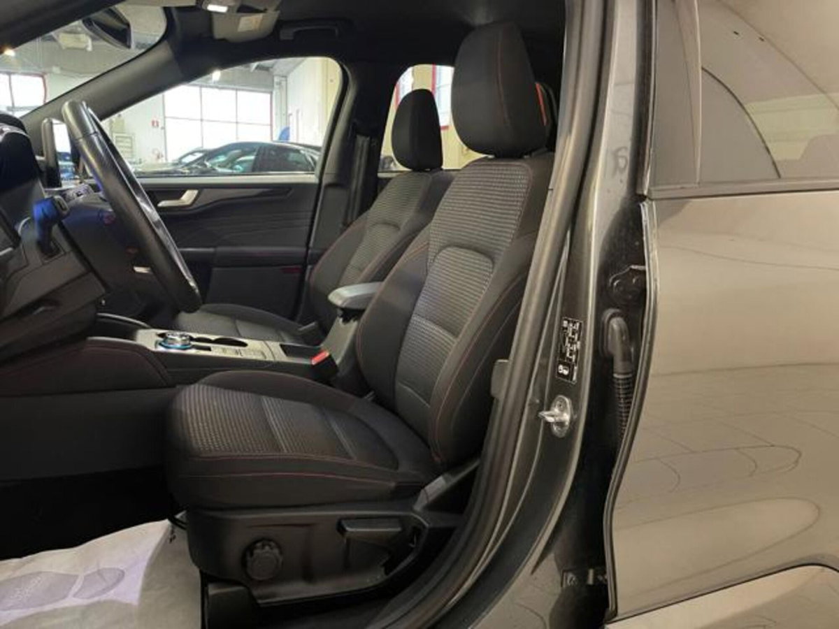 Ford Kuga 2.5 Plug In Hybrid 225 CV CVT 2WD ST-Line (8)