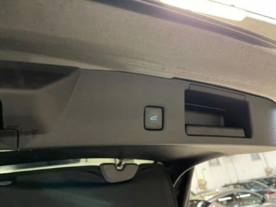 Ford Kuga 2.5 Plug In Hybrid 225 CV CVT 2WD ST-Line (10)