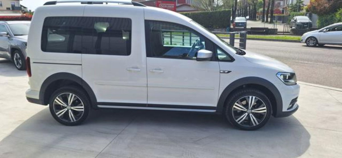 Volkswagen Caddy 2.0 TDI 122 CV 4MOTION Alltrack (10)