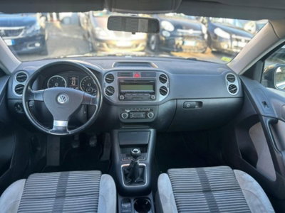 Volkswagen Tiguan 2.0 TDI DPF 4MOTION DSG Sport & Style (9)