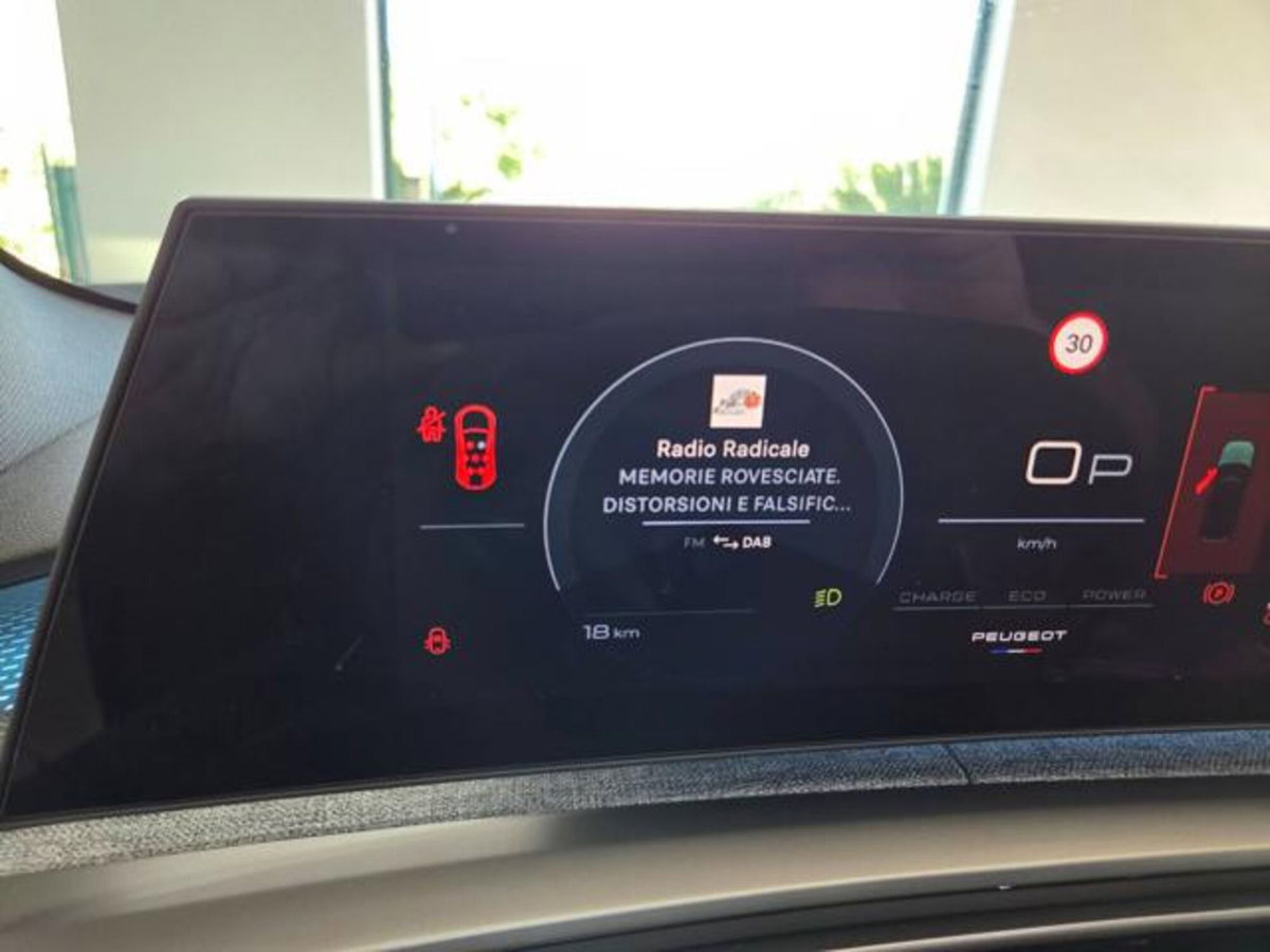 Peugeot 5008 1.2 hybrid GT 145cv 5p.ti e-dcs6 (11)