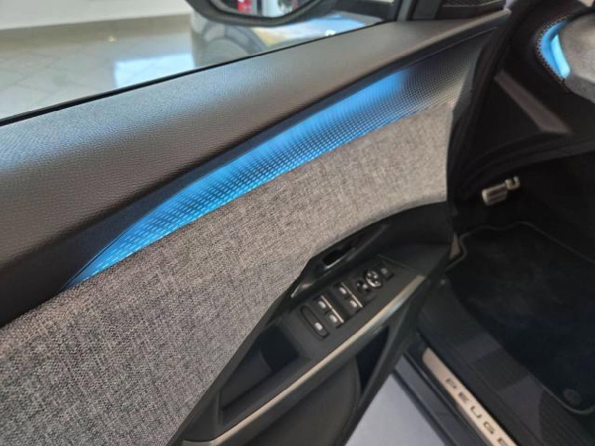 Peugeot 5008 1.2 hybrid GT 145cv 5p.ti e-dcs6 (17)