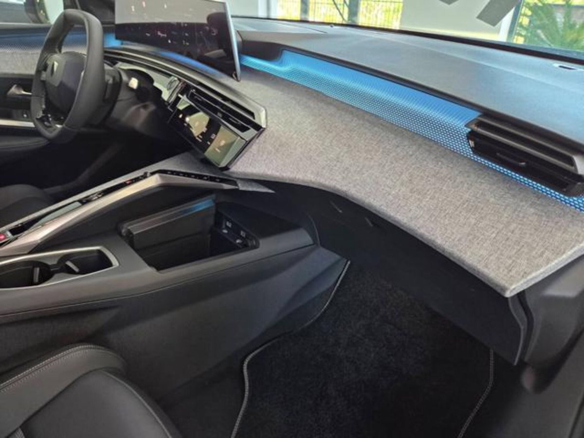 Peugeot 5008 1.2 hybrid GT 145cv 5p.ti e-dcs6 (8)