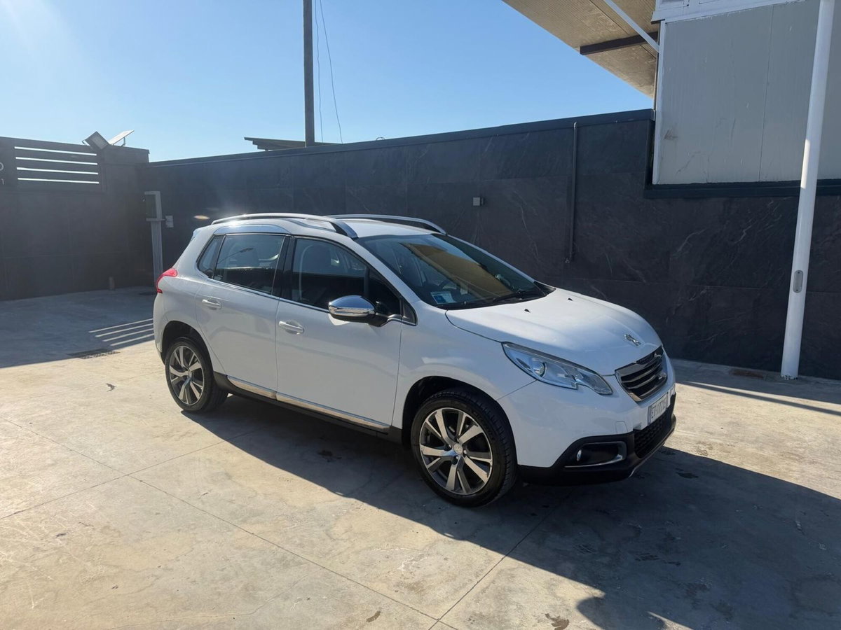 Peugeot 2008 e-HDi 92 CV Stop&Start Allure (3)