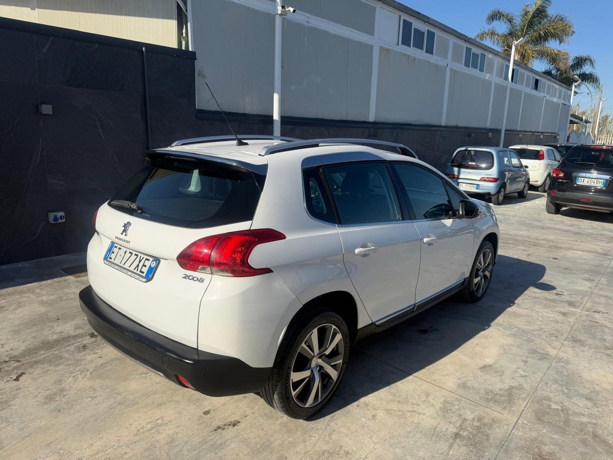 Peugeot 2008 e-HDi 92 CV Stop&Start Allure (4)