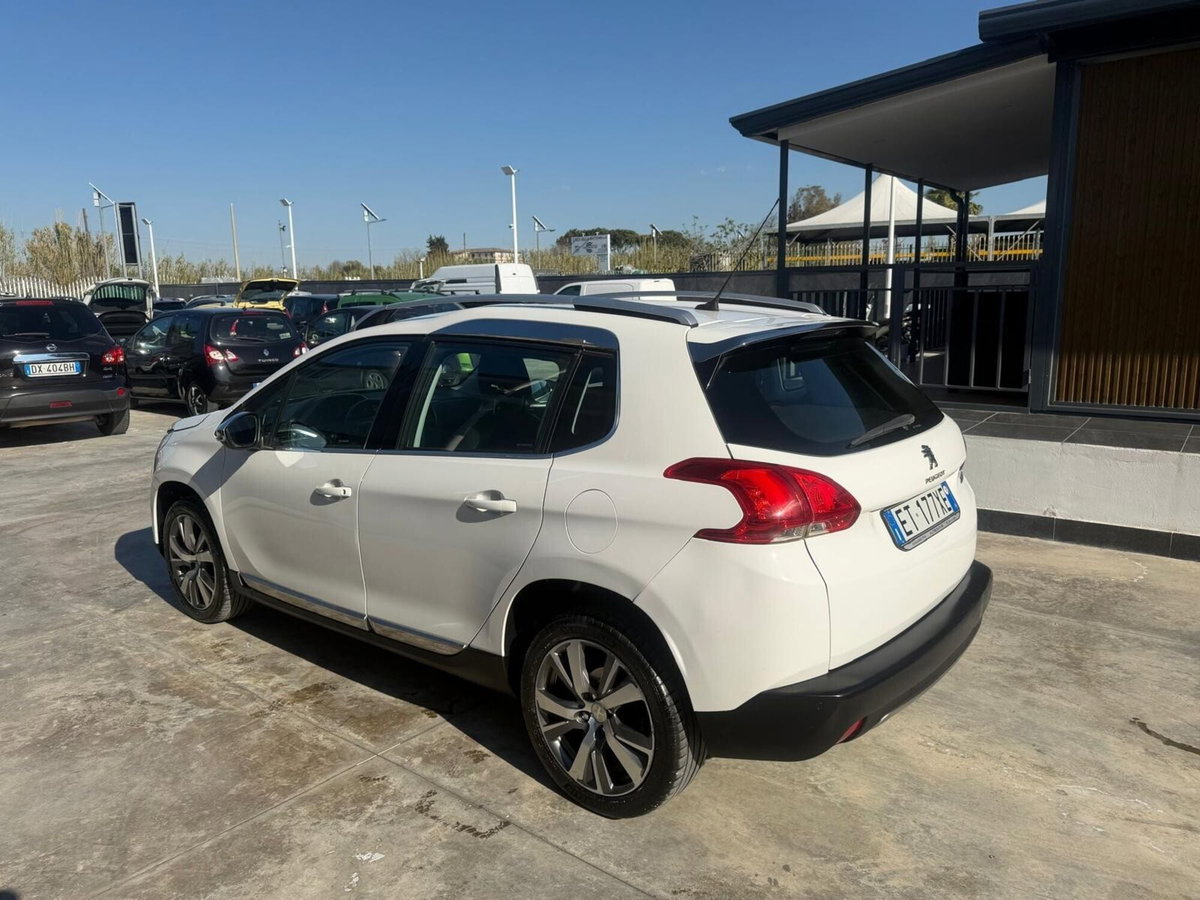 Peugeot 2008 e-HDi 92 CV Stop&Start Allure (6)